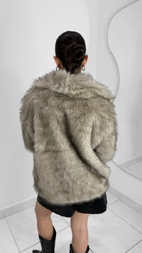 ABRIGO MANGA LARGA DE PELUCHE SINTÉTICO MOCHA