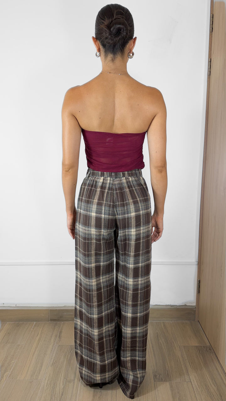 PANTALÓN FORMAL WIDE LEG DE CUADROS CAFÉ