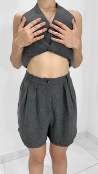 CONJUNTO DE CHALECO Y HIGH WAISTED SHORT DARK GREY
