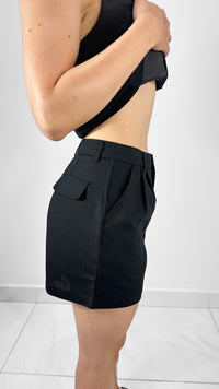 SHORT DE LINO CON PINZAS NEGRO