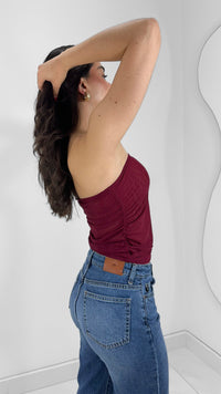 BLUSA MESH DRAPEADA STRAPLESS ROJA