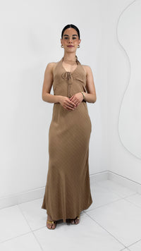 VESTIDO HALTER DE LINO RAYADO MOCHA