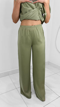 CONJUNTO BLUSA ASIMETRICA VERDE OLIVO