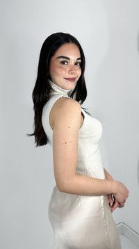 BLUSA CUELLO ALTO DE PUNTO IVORY