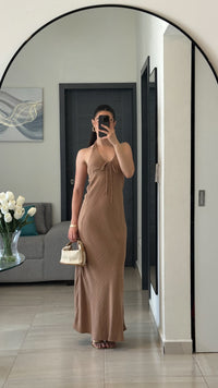 VESTIDO HALTER DE LINO RAYADO MOCHA