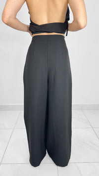 PANTALÓN HIGH WAISTED FORMAL CON PLIEGUES NEGRO