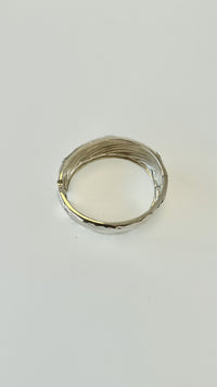 BRAZALETE GRUESO PLATEADO