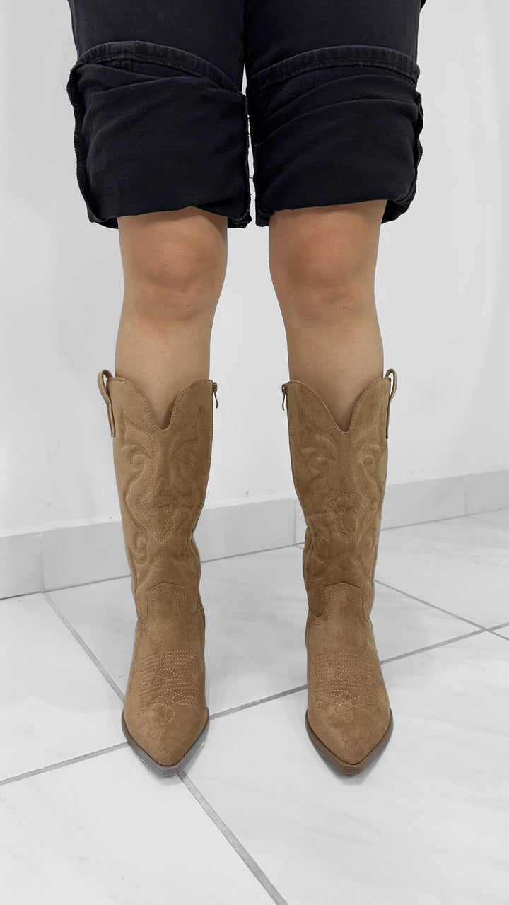 CAMEL SUEDE COWGIRL BOOTS