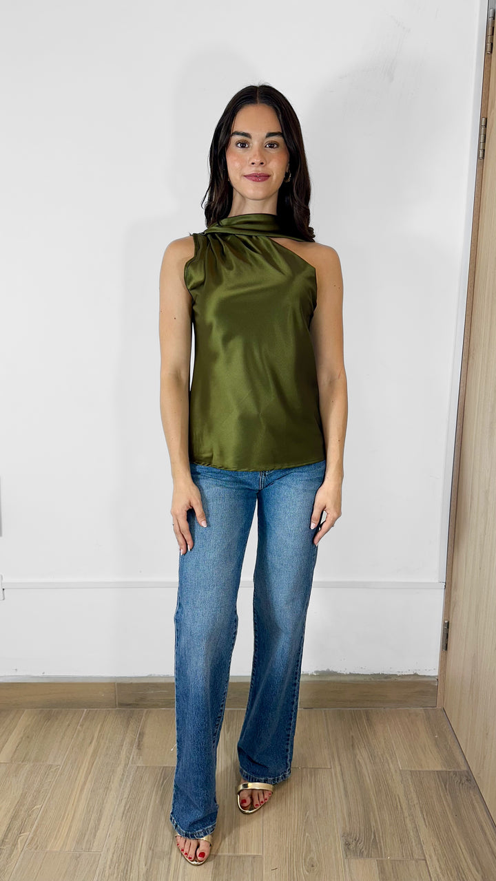 BLUSA SATINADA CON BUFANDA VERDE OLIVO