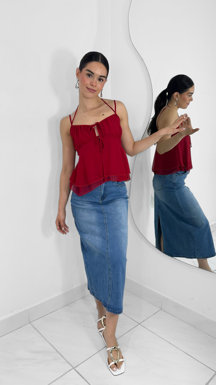 TOP HALTER CON LAZO Y CAPAS ROJA