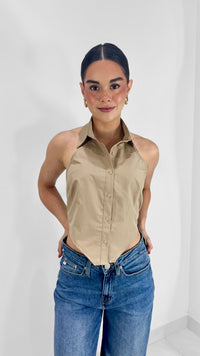 TOP HALTER CON BOTONES Y ESPALDA DESCUBIERTA MOCHA