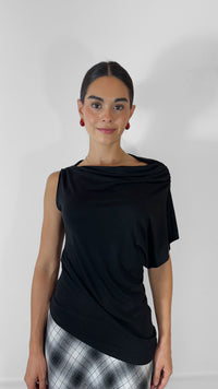 BLUSA ASIMÉTRICA DRAPEADO NEGRO
