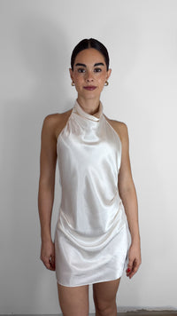 VESTIDO HALTER SATIN IVORY SIN ESPALDA