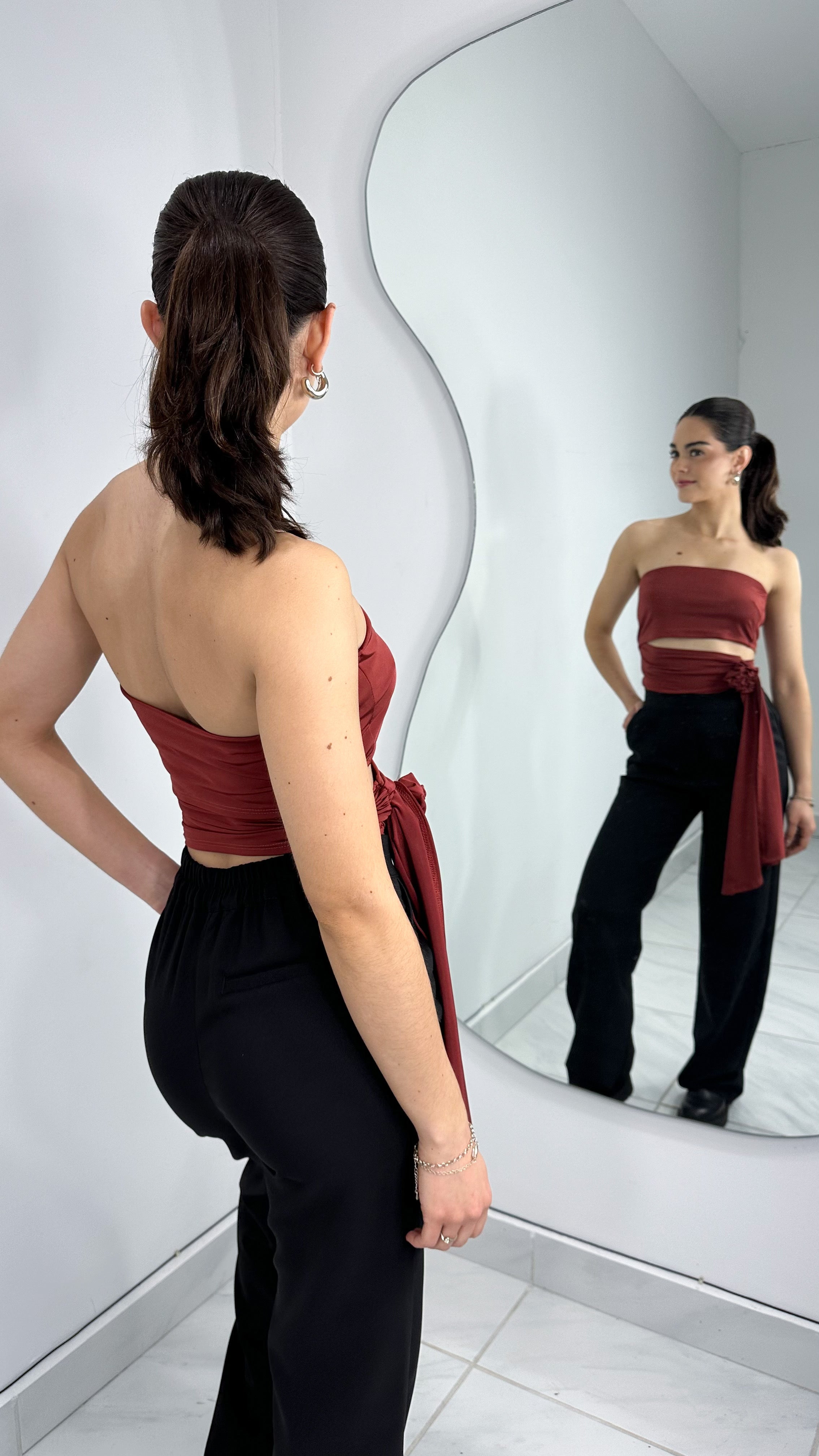 BLUSA STRAPLESS CUT OUT CHERRY RED