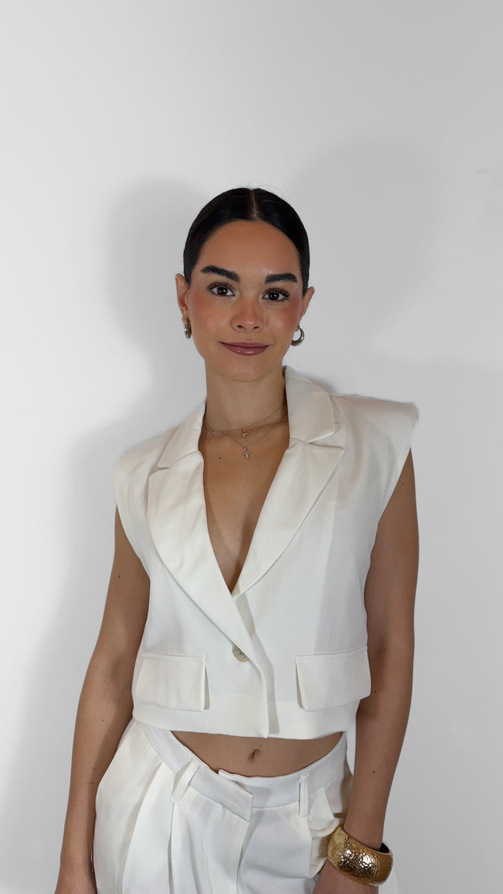 BLUSA TIPO CHALECO CON HOMBRERAS IVORY (SET)
