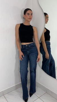 TOP CANELE SIN MANGAS Y CUELLO REDONDO NEGRO