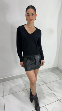 SUETER MANGA LARGA CUELLO V NEGRO