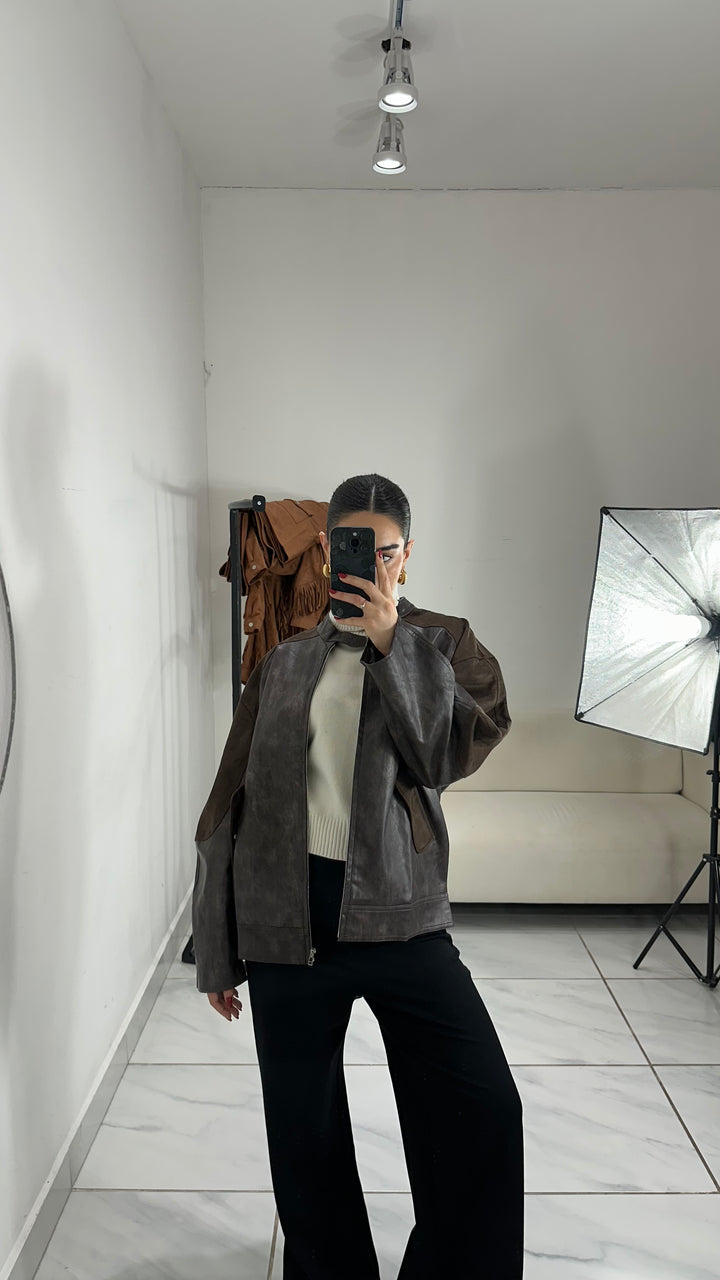 CHAQUETA DE PIEL CAFE CON DETALLES SUEDE
