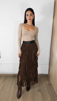 FALDA SUEDE CAFÉ CON FLEQUILLOS Y CINTURÓN
