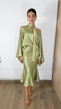 VESTIDO MIDI SATINADO VERDE OLIVO