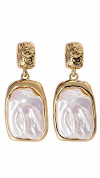 ARETES DORADOS CON PERLA