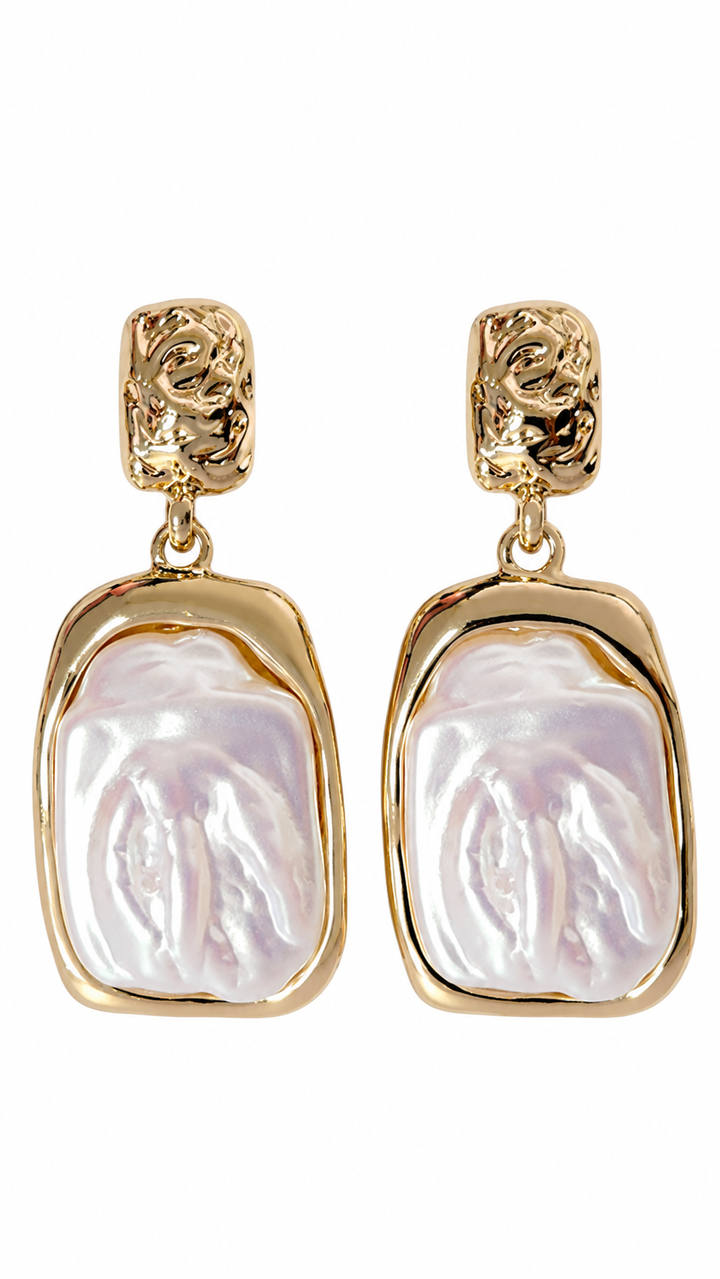 ARETES DORADOS CON PERLA