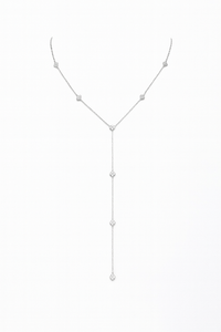 COLLAR TIPO Y PLATEADO CON INCRUSTACIONES BRILLANTES